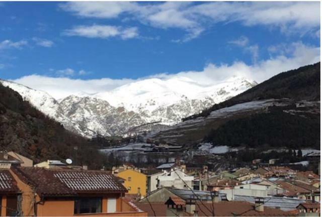 Precioso Apartamento Con Vistas Montana O Rio Ribes De Freser Luaran gambar
